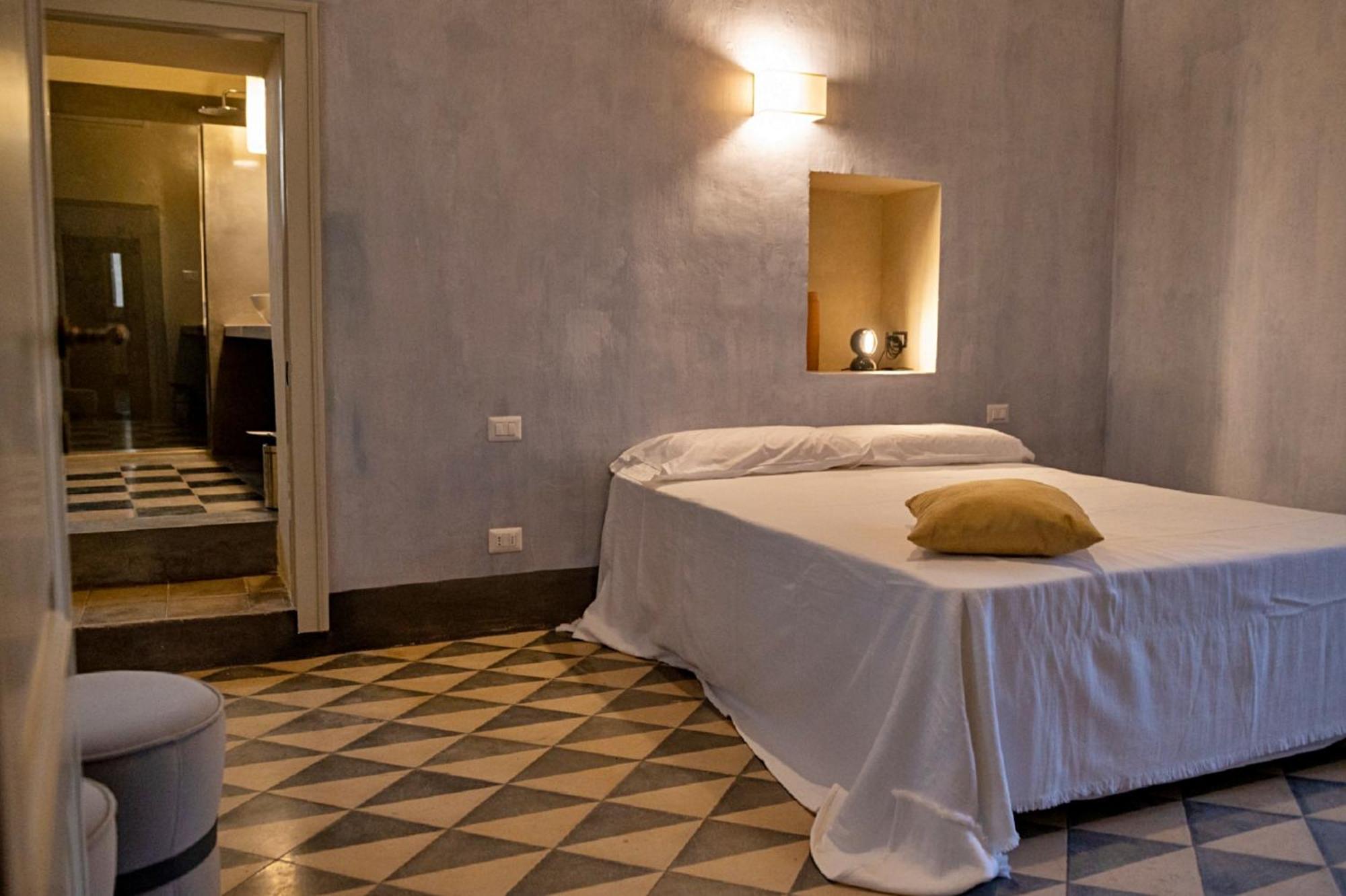 Отель Palazzo Pati Tiggiano Экстерьер фото