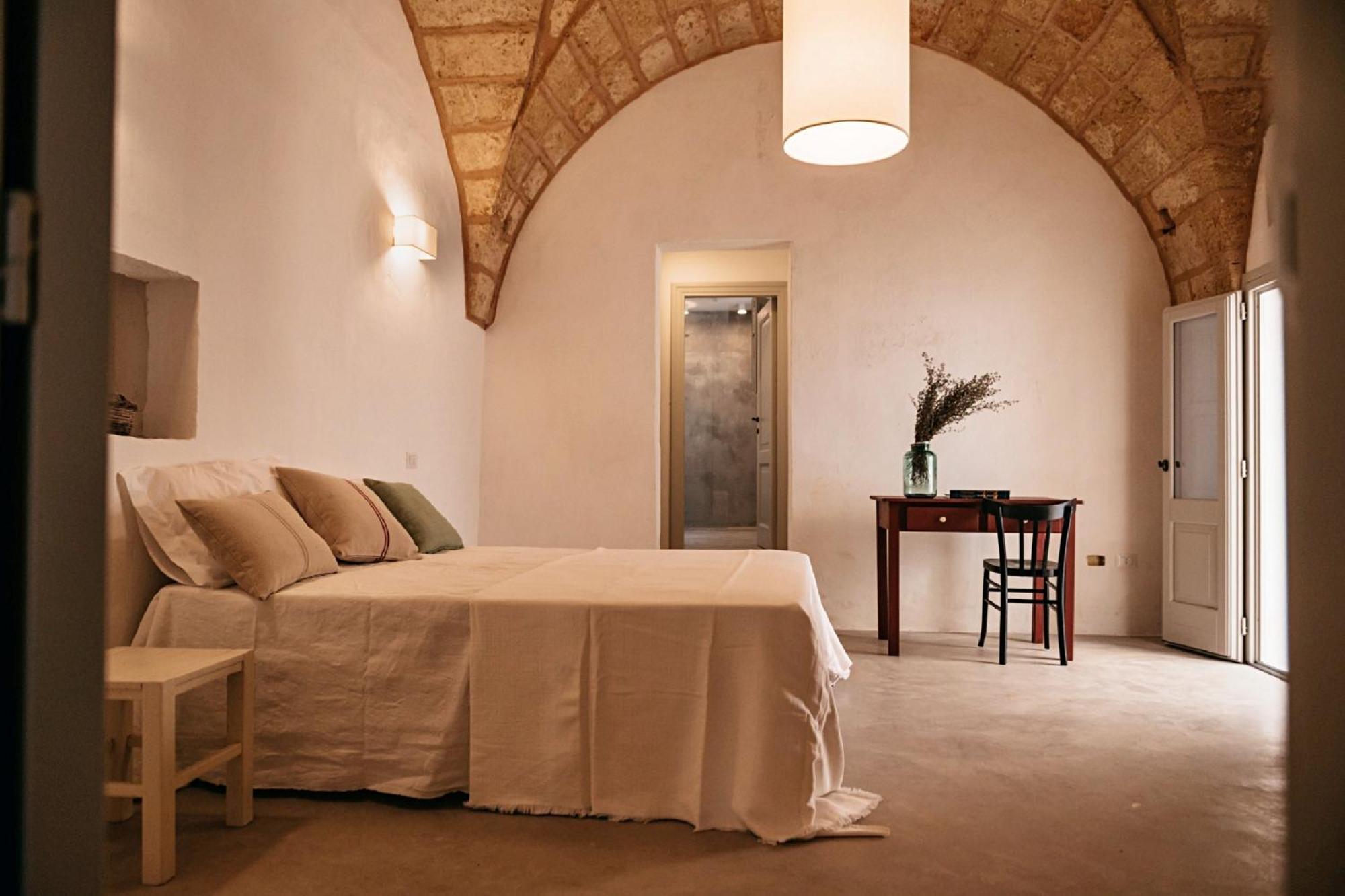 Отель Palazzo Pati Tiggiano Экстерьер фото