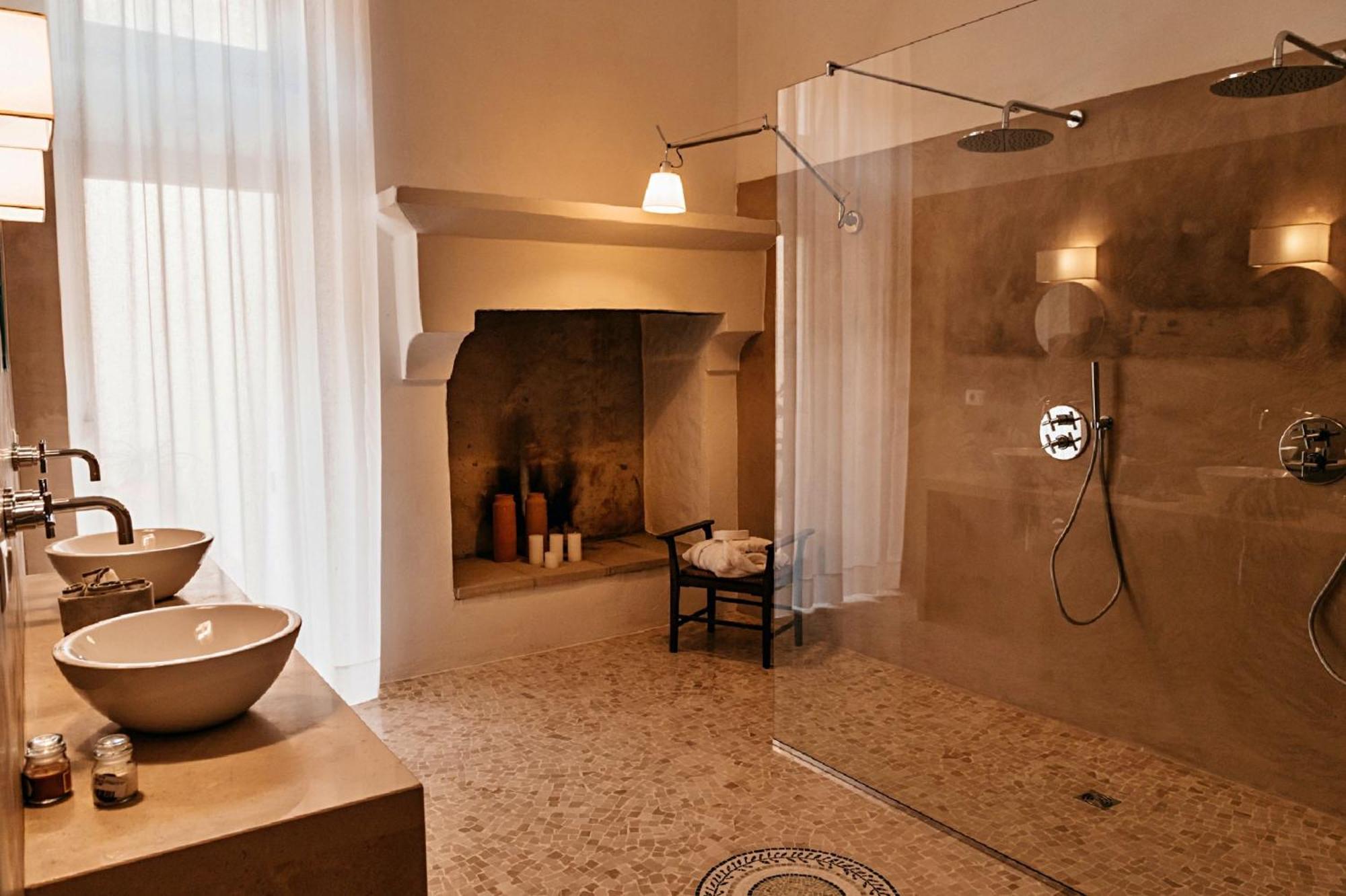 Отель Palazzo Pati Tiggiano Экстерьер фото